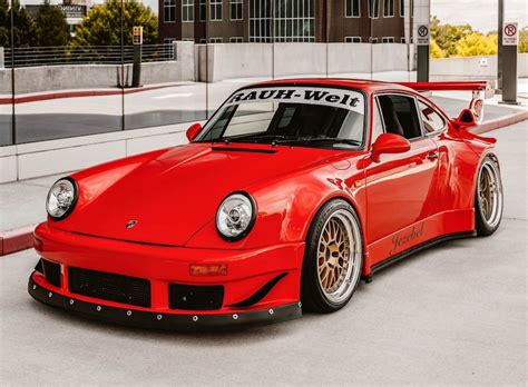 What is a Porsche 911 RWB?