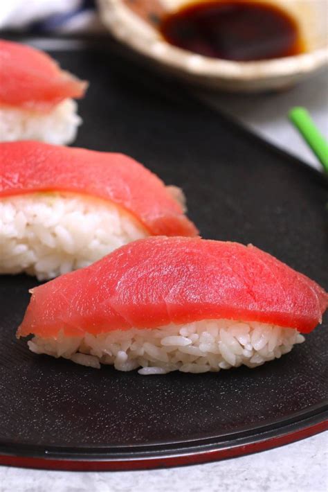 Tuna Nigiri (How to Make Tuna Sushi)