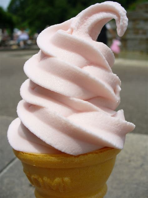 File:Soft Ice cream.jpg - Wikimedia Commons