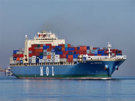 Ship Photos, Container ships, tankers, cruise ships, bulkers, tugs etc