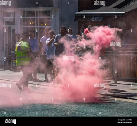 Euros 2021 england fans hi-res stock photography and images - Alamy