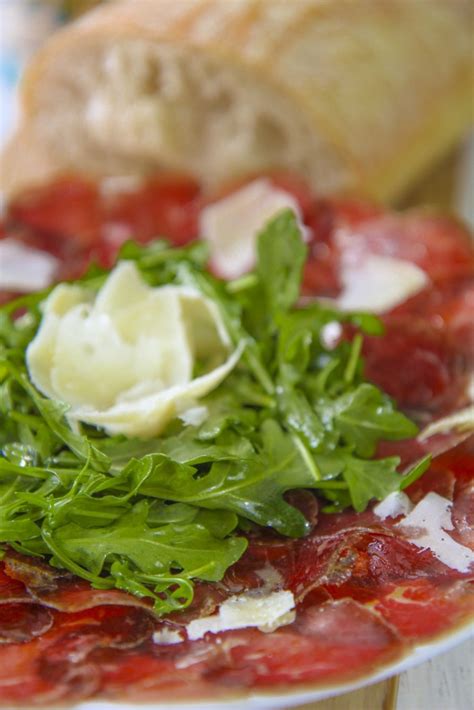 ITALIAN BRESAOLA SALAD with arugula and cheese - philosokitchen