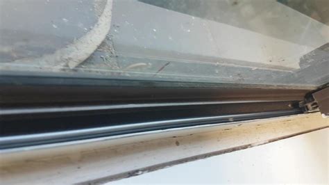 Fixing Sliding Aluminium Windows : 5 Steps (with Pictures) - Instructables