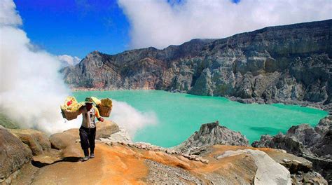 The best volcano hiking in Java Island Indonesia | Bromo Java Travel