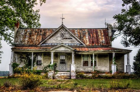 Tin Roof.......RUSTED! Kyle Wilson, Tin Roof, Crock Pot, Rust, Cabin, House Styles, Photography ...