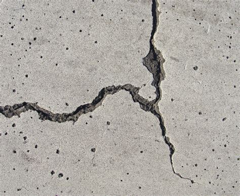 Dynamic Cracks vs. Static Cracks: Effects and Repair Techniques - The ...