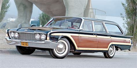 1960 Ford Country Squire (1500×753) | Station wagon, Station wagon cars, Wagons