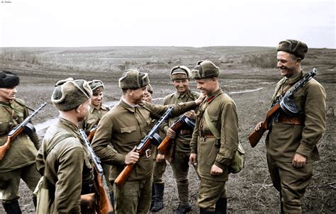 Soviet Soldiers WW2 | Soviet troops, Soviet red army, Soviet army