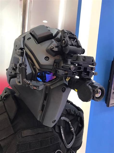 Devtac develops unique full-face combat assault helmet | Pakistan Defence