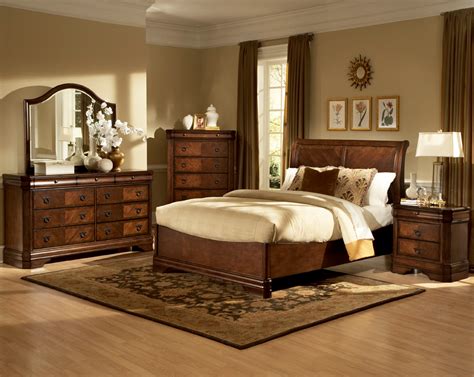 Bedroom Furniture: New Classic Bedroom!