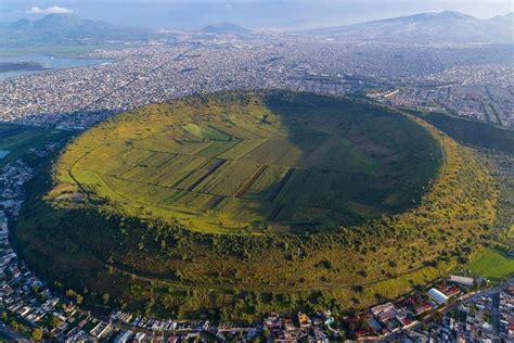 El irreal volcán Xico, conocido como "El ombligo del mundo" - México ...