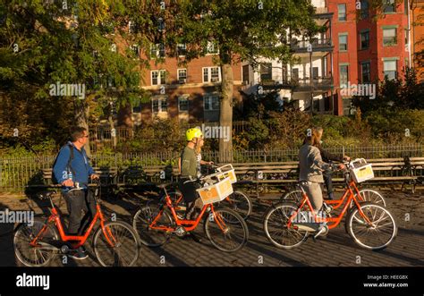 Brooklyn Heights promenade Stock Photo - Alamy