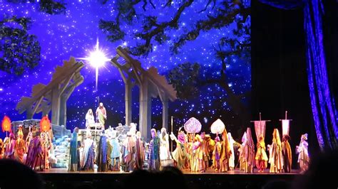 Radio City Christmas Spectacular - New York City 2015 - THE LIVING ...