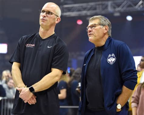 UConn's Geno Auriemma Joked With Dan Hurley About Coaching Lakers