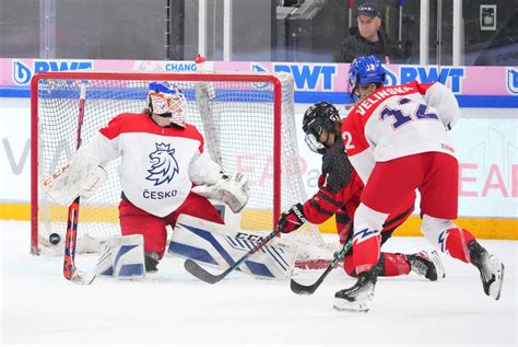 IIHF - History! Czechs beat Canada in semis