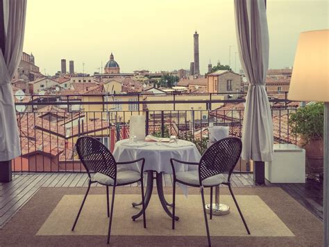 Bologna with a view in a secret guide: roofs, terraces and cocktails