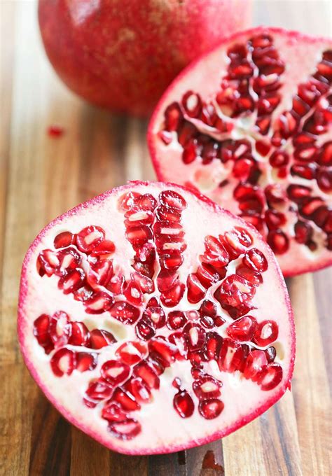 How to Eat Pomegranate Fruit - Cook.Blog.Share