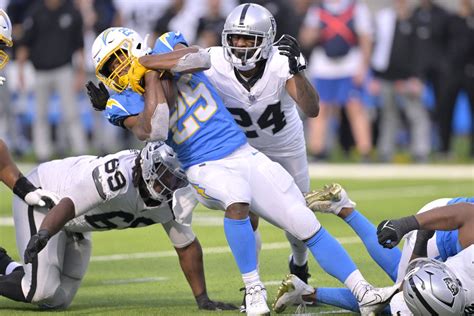 Chargers at Raiders TNF Week 15 NFL 2023 picks, predictions - Stampede Blue