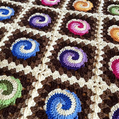 Ravelry: Swirl-3 Baby Blanket pattern by Sari Siutti