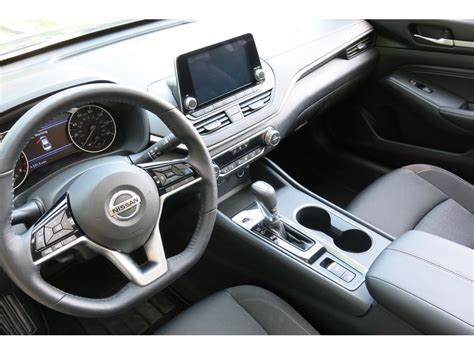 2019 Nissan Altima: 124 Interior Photos | U.S. News