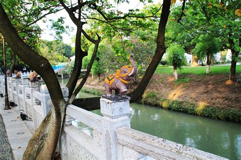 Guilin, China: Elephant Trunk Hill Park - i put my life on a shelf