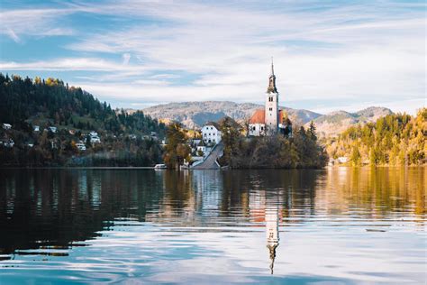 Lake Bled in the Alpine mountains 2168074 Stock Photo at Vecteezy