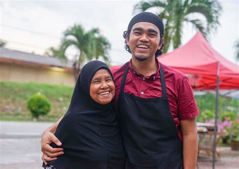 20 Signs You Were Raised by a Malaysian Mom