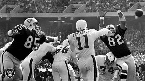 Through The Years: Raiders vs. Eagles