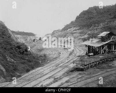 The construction of the Panama Canal, 1904 Stock Photo - Alamy