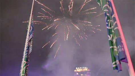 New Year 2024 Fireworks Sydney Australia - YouTube