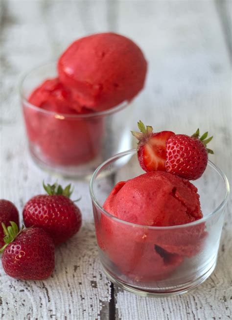 Recipe for Delicious Strawberry Sorbet - EASY and very DELICIOUS!