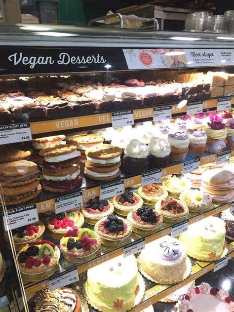 Vegan cakes from Whole Foods in San Diego : vegan