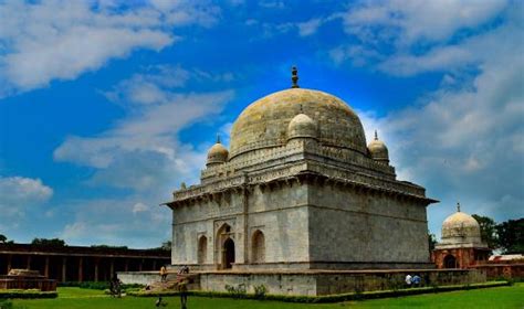 First marble monument in India - Reviews, Photos - Hoshang Shah's Tomb ...