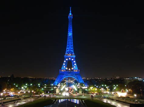 The design of the Flag of Europe displayed on the Eiffel Tower in Paris ...