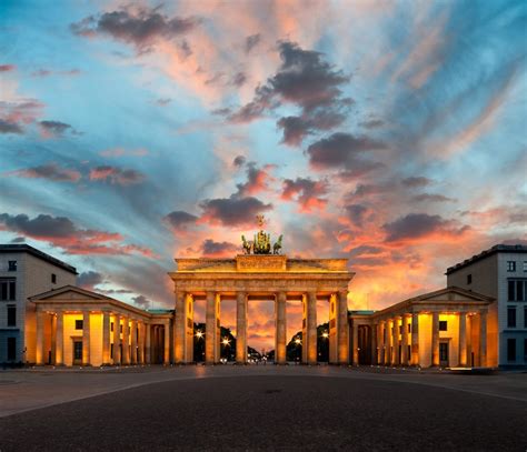 Brandenburger Tor bei Sonnenuntergang | Premium Foto