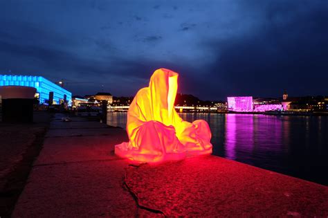 light art installation modern famous sculpture statue guardians of time by manfred kielnhofer ...