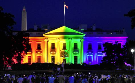 White house lit up gay flag colors - daseedit