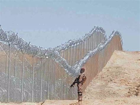 Afghanistan, Pakistan harden stance as border fencing dispute escalates ...