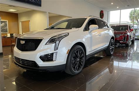 2021 Cadillac XT5 Sport Looks Slick With Optional Black Wheels: Photos