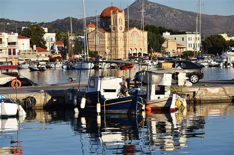 What to do in Aegina Greece? The perfect Day Trip for fashion creatives.