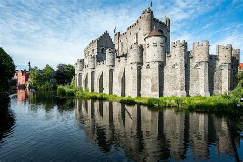 Photos of a beautiful destination wedding in Ghent, Belgium