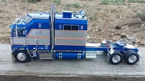 Kenworth with custom blue paint scheme | Diesel trucks, Model truck kits, Big trucks