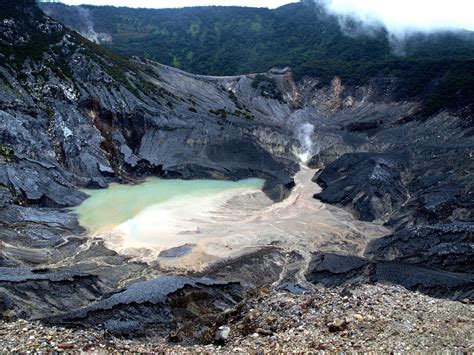 Tangkuban Perahu Volcano Tour from Bandung - Wandernesia