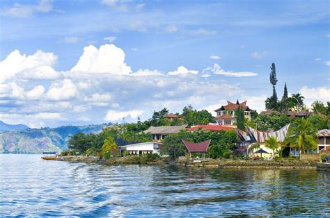 The Beauty and The Legend of Toba Lake (North Sumatera, Indonesia) | Unique Wallpaper