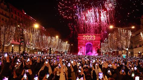 Paris new year celebration | Arc de Triomphe. - YouTube