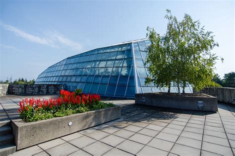 The Niagara Parks Butterfly Conservatory: The Complete Guide