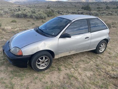 2001 Chevy Geo Metro 3 cylinder 42 mpg Delivery King! Cold A/C for Sale in Las Vegas, NV - OfferUp