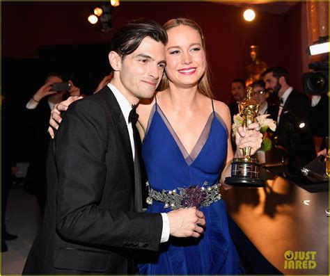 Brie Larson Kisses Boyfriend Alex Greenwald Backstage at Oscars 2016 ...