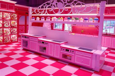 barbie_dreamhouse_05.jpg (1000×667) | Barbie dreamhouse experience, Barbie dream house, Real barbie