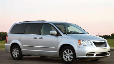 Next Chrysler minivan to get optional AWD, nine-speed auto - Autoblog